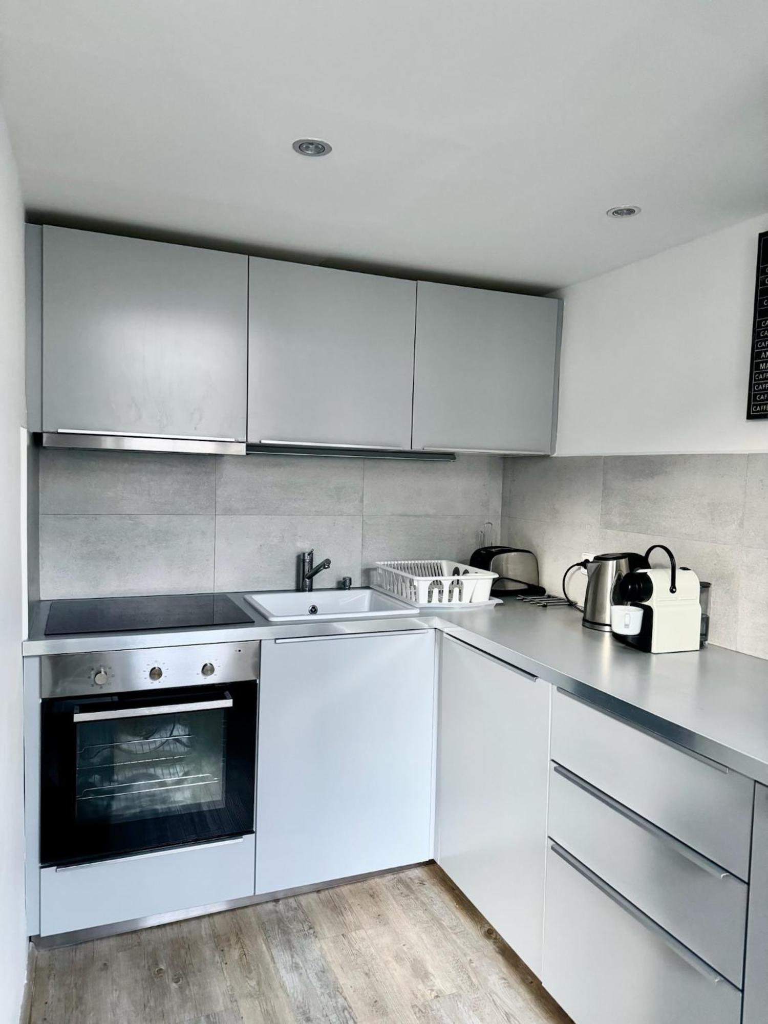 Apartment By Charles Bridge — Photos 1